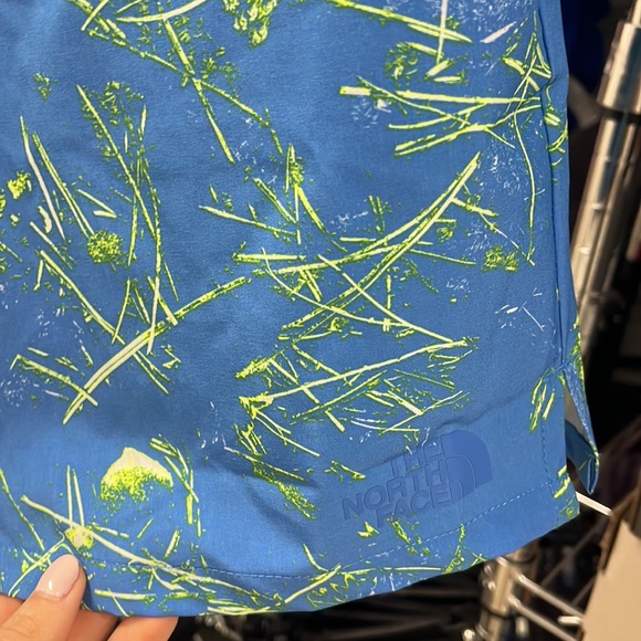 !!New Arrival!! North face men's shorts - Picture 2 of 6